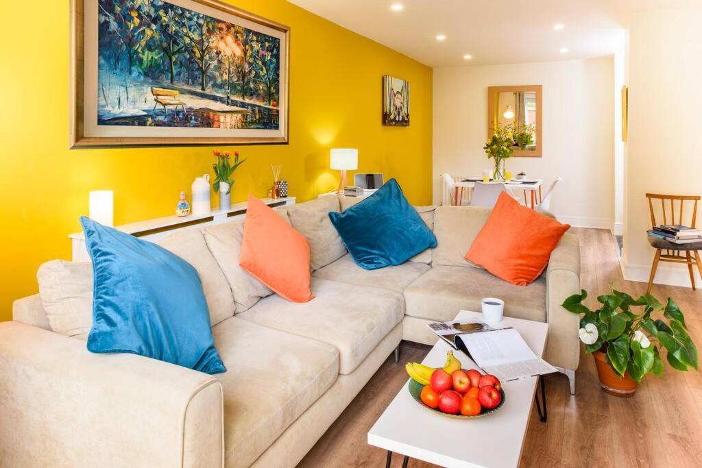 Luxury City Apartment Underground Parking 5* Belfast Esterno foto