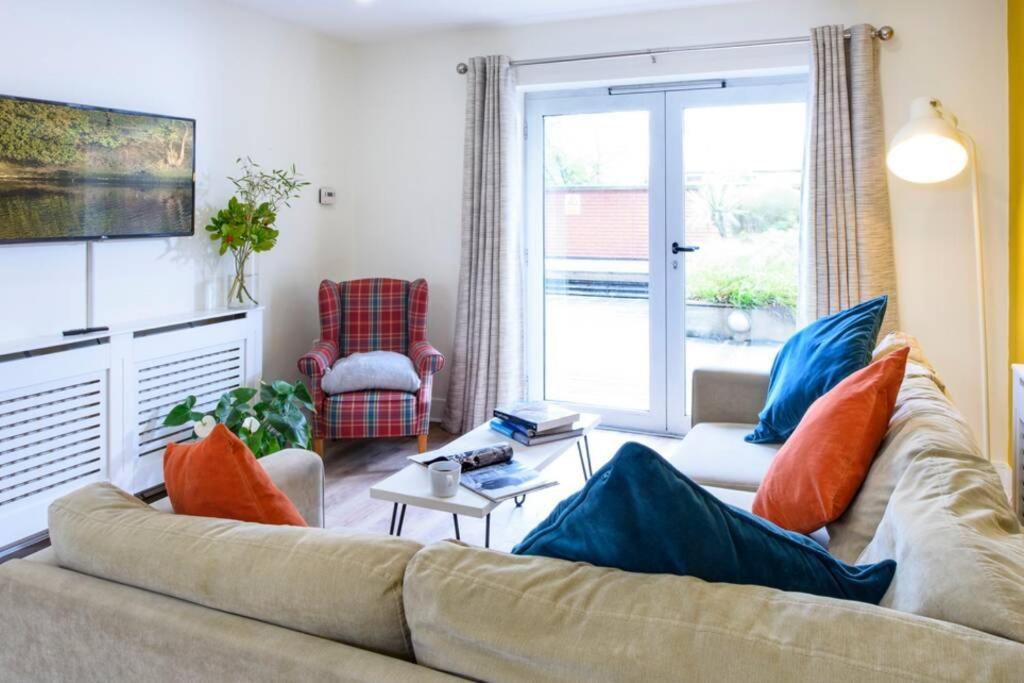 Luxury City Apartment Underground Parking 5* Belfast Esterno foto