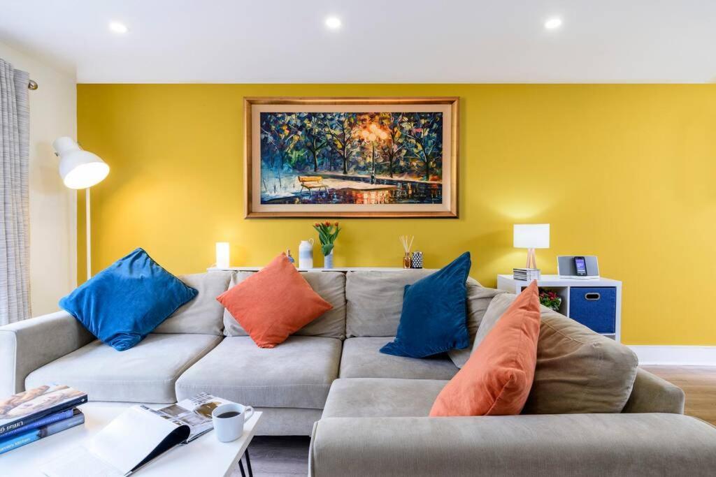 Luxury City Apartment Underground Parking 5* Belfast Esterno foto