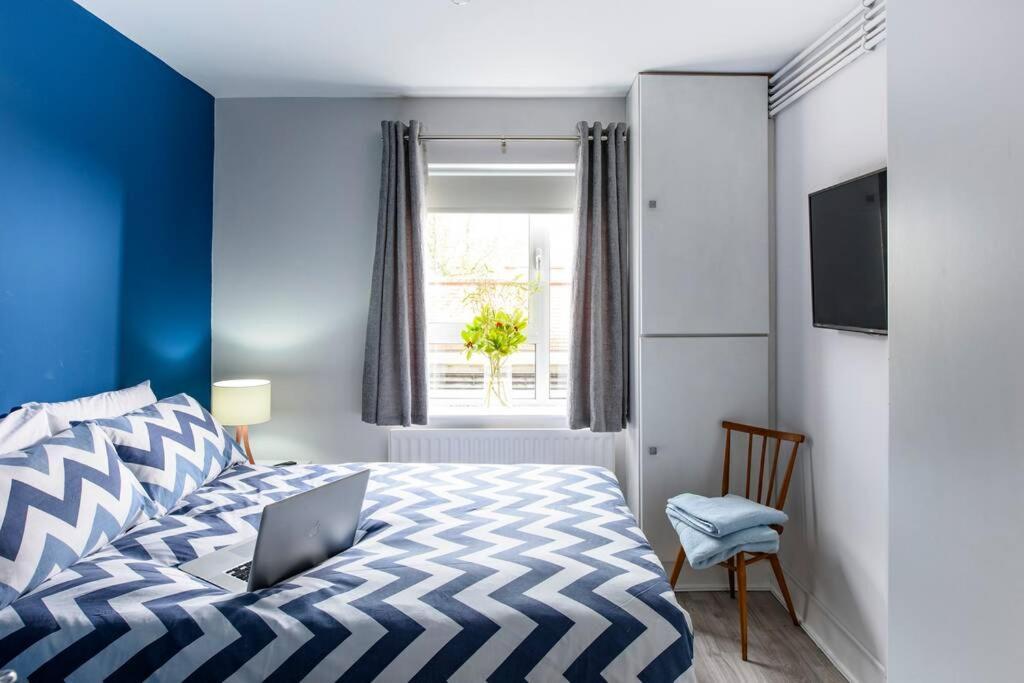 Luxury City Apartment Underground Parking 5* Belfast Esterno foto